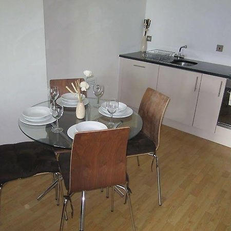 Woodlock Apartments Лидс Экстерьер фото